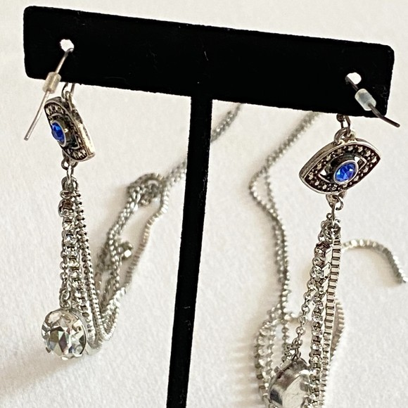 Nett Shoulder Duster Earrings Silver Tone Chains Held By Rhinestone Studded Eyes - Picture 5 of 14